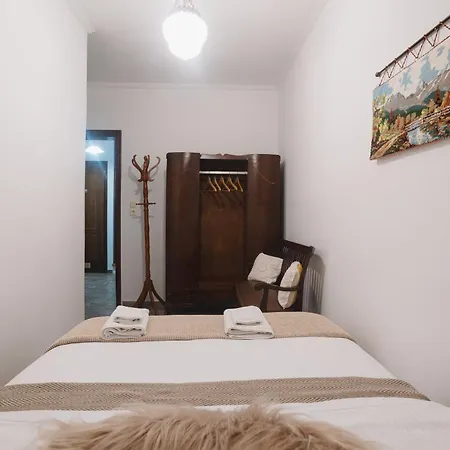 Trikalabnb - Billiard In