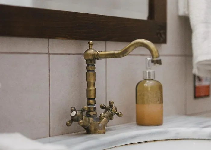 Trikalabnb - Billiard In *