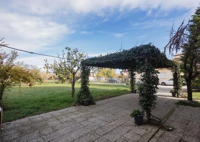 Trikalabnb - Billiard In