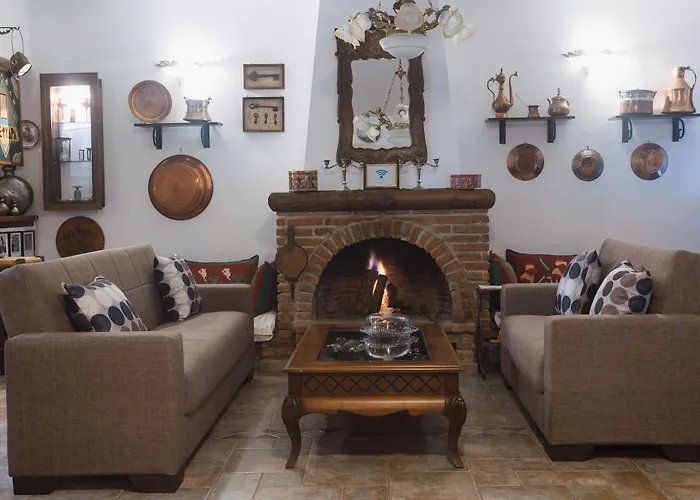 公寓 Trikalabnb - Billiard In 特里卡拉